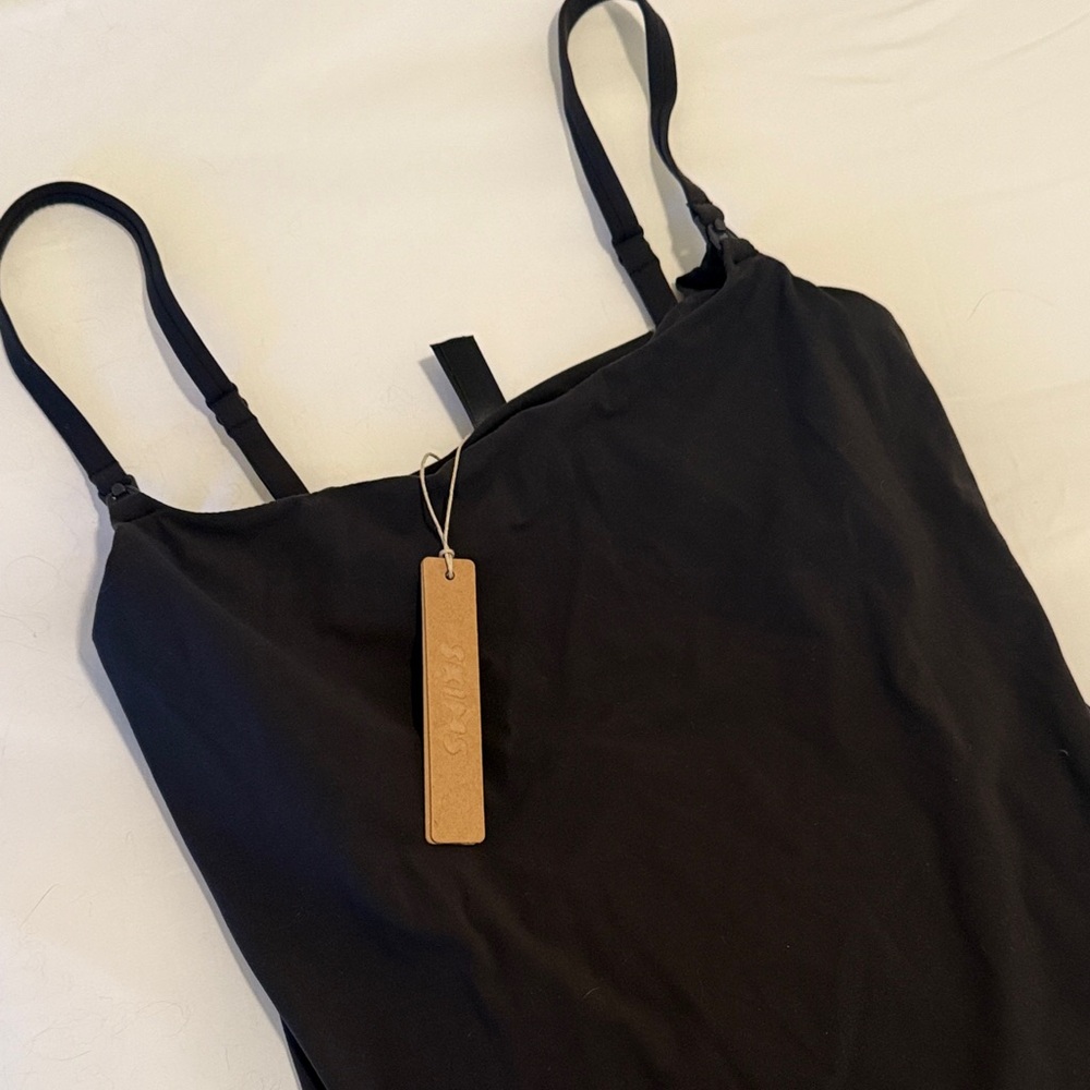 SKIMS Black nursing Tank Top new with tags